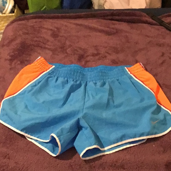 Nike Dry Fit Workout Shorts - Size Large - Picture 1 of 8